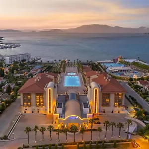 Feriested Radisson Blu &, Çeşme